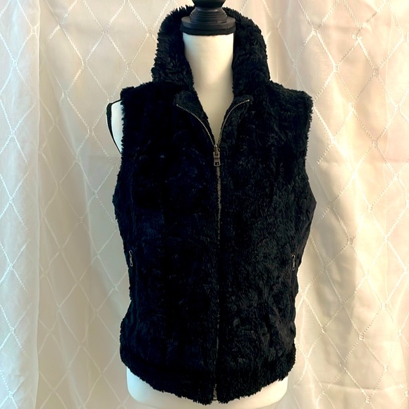 Armani Exchange Faux Fur Vest Size Small - Picture 1 of 5